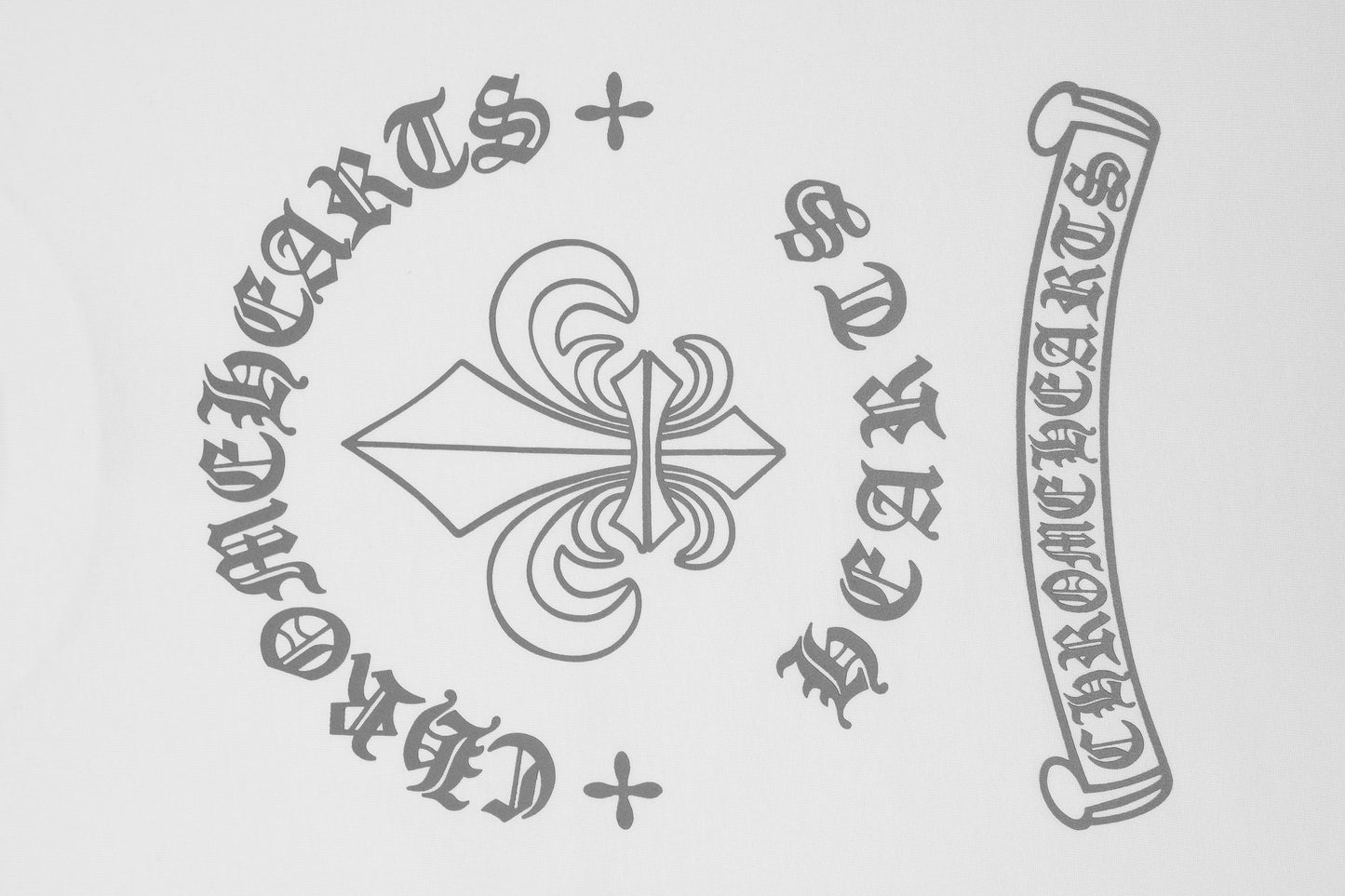 T-shirt imprimé réfléchissant avec emblème Iris Chrome Hearts 2621