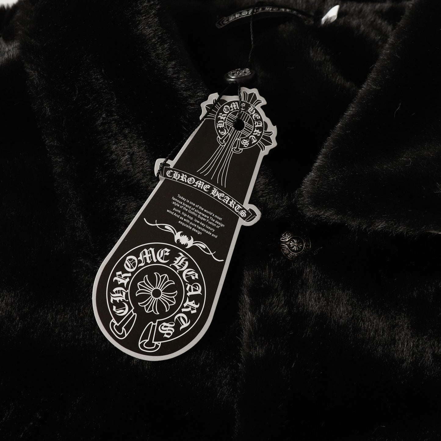 Blouson universitaire Chrome Hearts en fausse fourrure avec croix - Noir Blanc Gothique Streetwear 035
