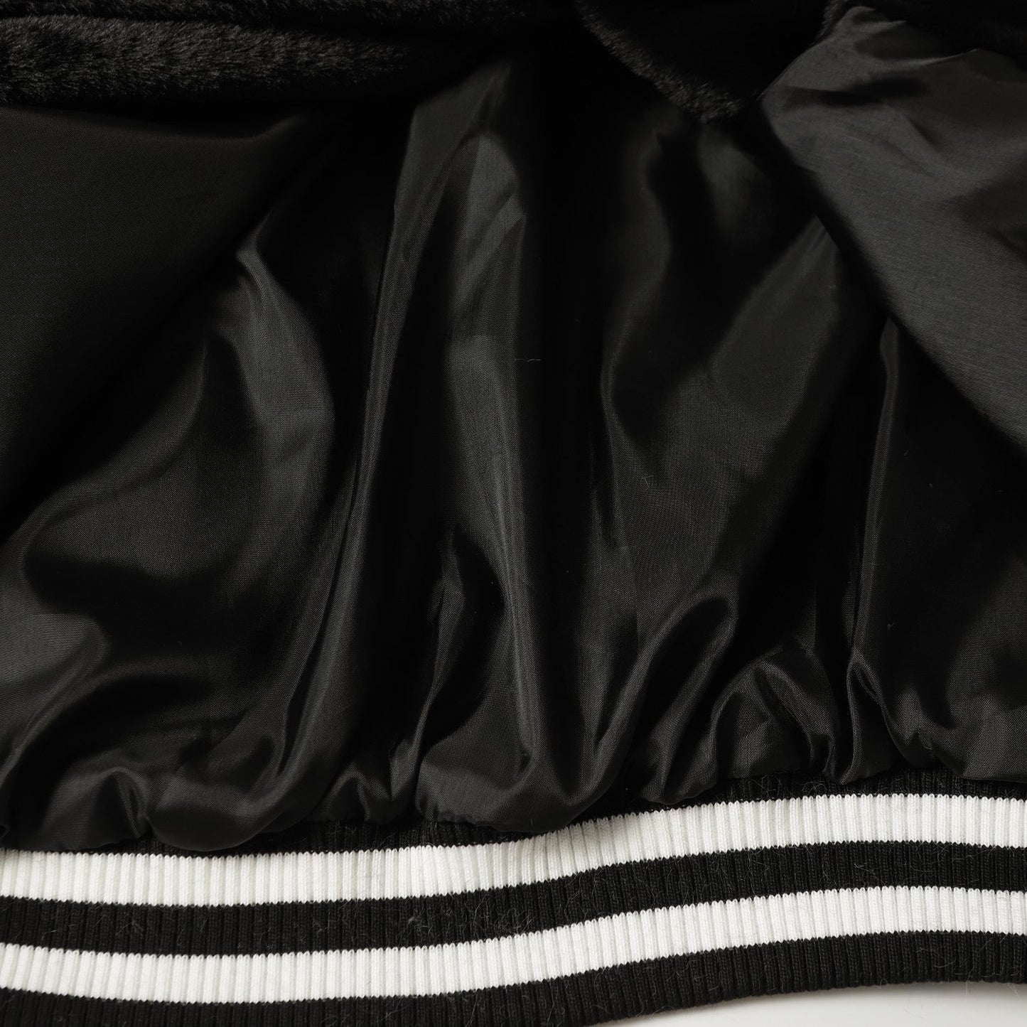 Blouson universitaire Chrome Hearts en fausse fourrure avec croix - Noir Blanc Gothique Streetwear 035