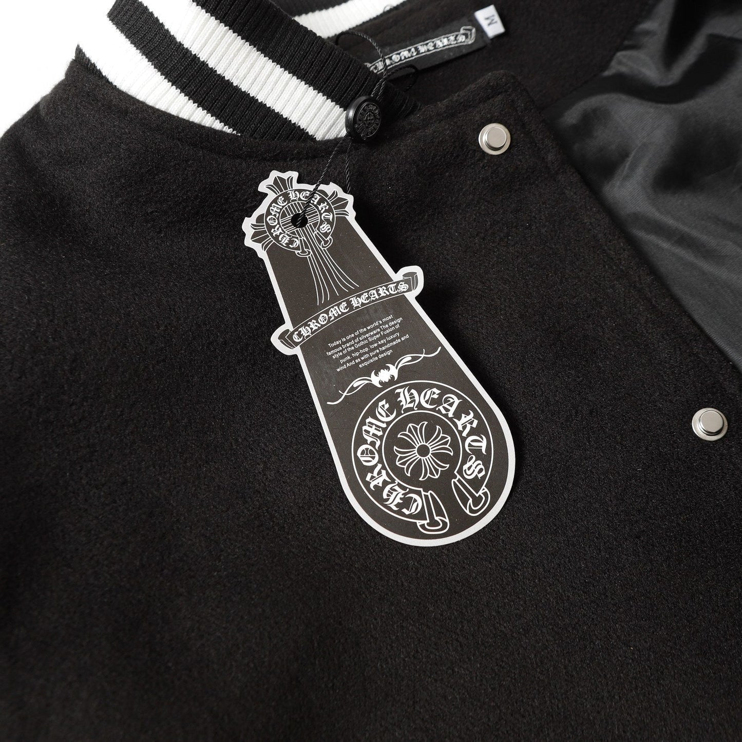 Chrome Hearts Cross bestickte Lederärmel Varsity Jacke - Schwarzer Street Style 116