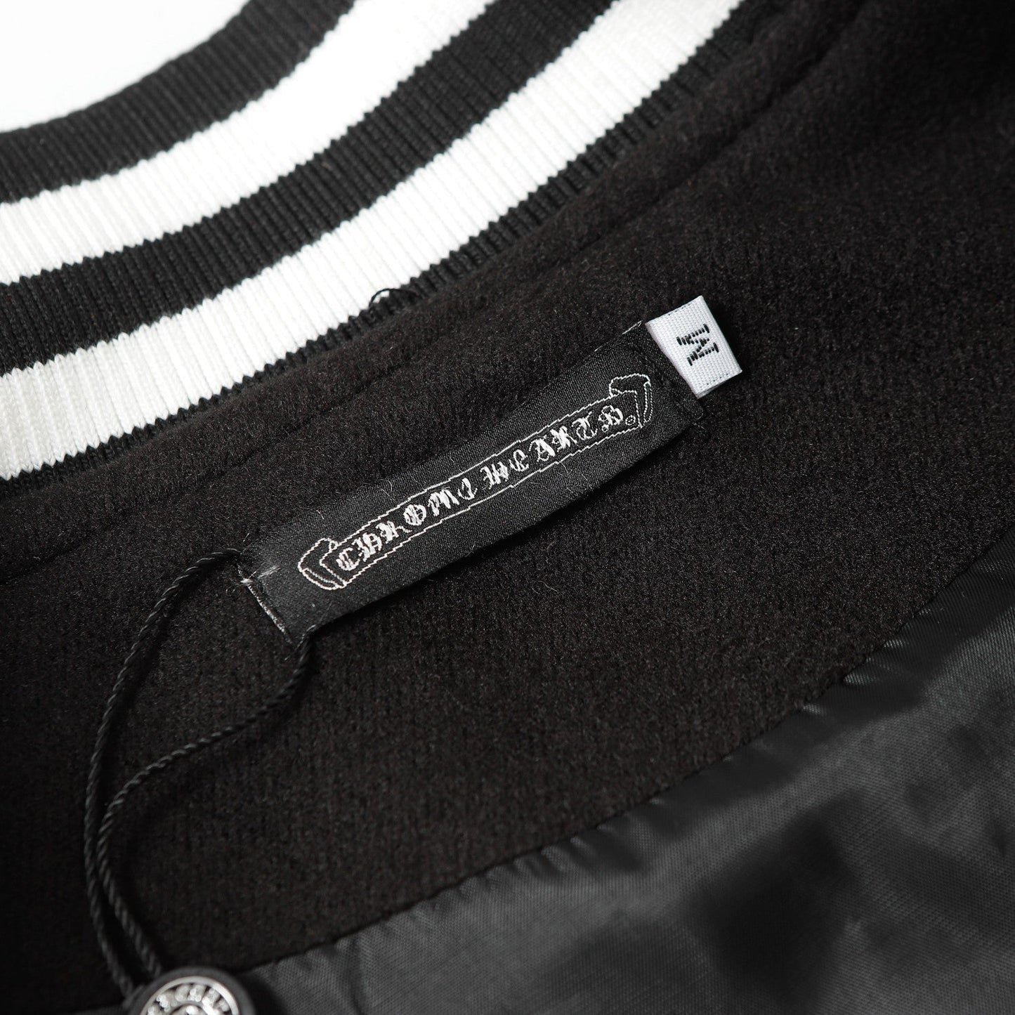 Chrome Hearts Cross bestickte Lederärmel Varsity Jacke - Schwarzer Street Style 116
