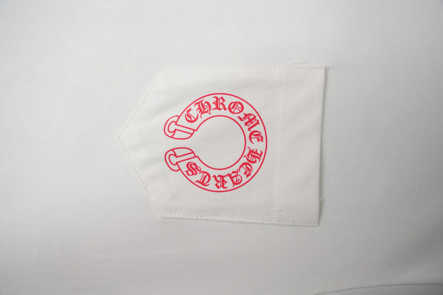 Chrome Hearts T-Shirt mit Sanskrit-Buchstabenprint und kurzen Ärmeln KT36
