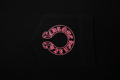 Chrome Hearts T-Shirt mit Sanskrit-Buchstabenprint und kurzen Ärmeln KT36